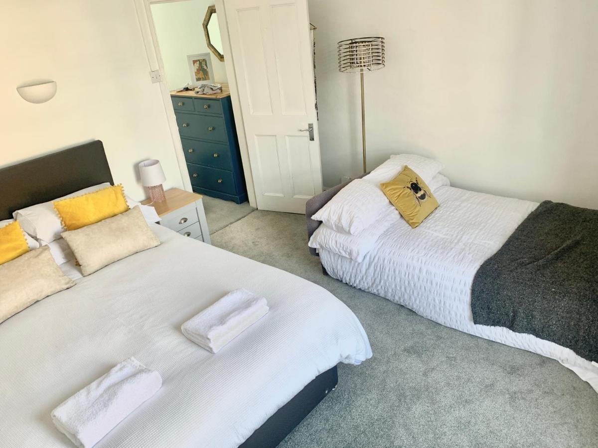 Lovely City Town House With Free Parking Sleeps 2 To 6 Guests يورك المظهر الخارجي الصورة