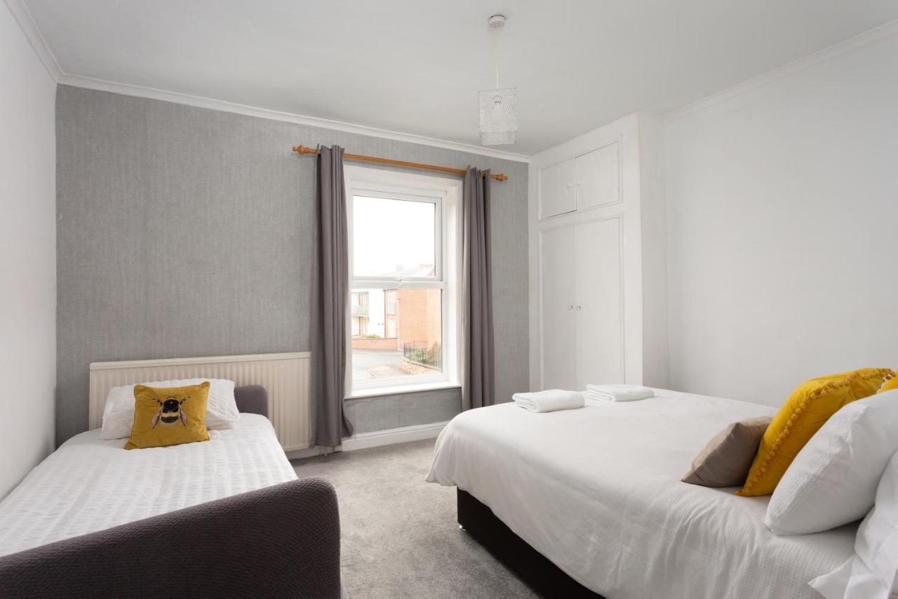 Lovely City Town House With Free Parking Sleeps 2 To 6 Guests يورك المظهر الخارجي الصورة