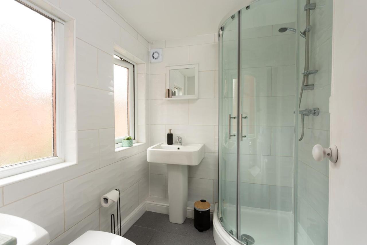 Lovely City Town House With Free Parking Sleeps 2 To 6 Guests يورك المظهر الخارجي الصورة