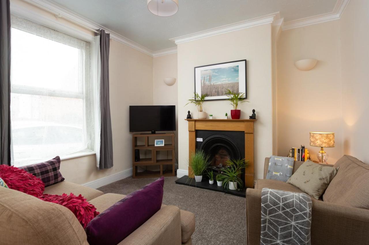 Lovely City Town House With Free Parking Sleeps 2 To 6 Guests يورك المظهر الخارجي الصورة